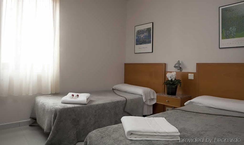 Hostal Lami Esplugues de Llobregat Exterior foto